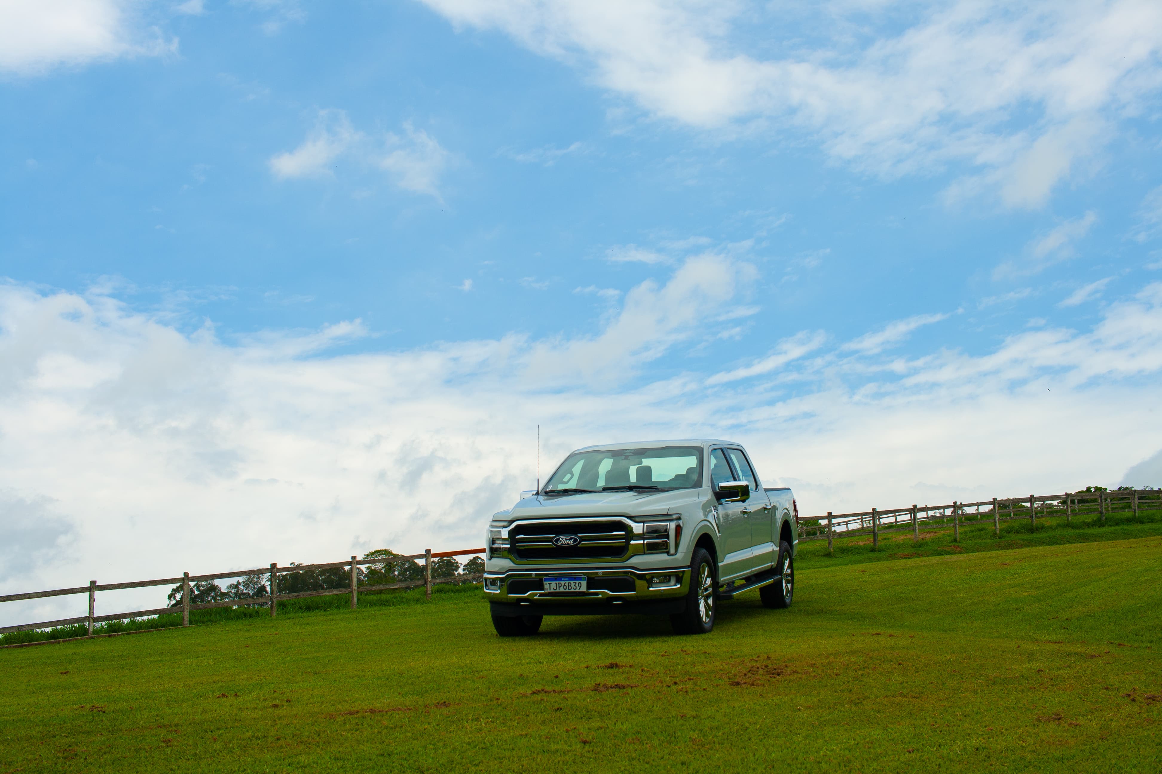 Como anda a nova Ford F-150, carro mais vendido dos EUA que chega ao país