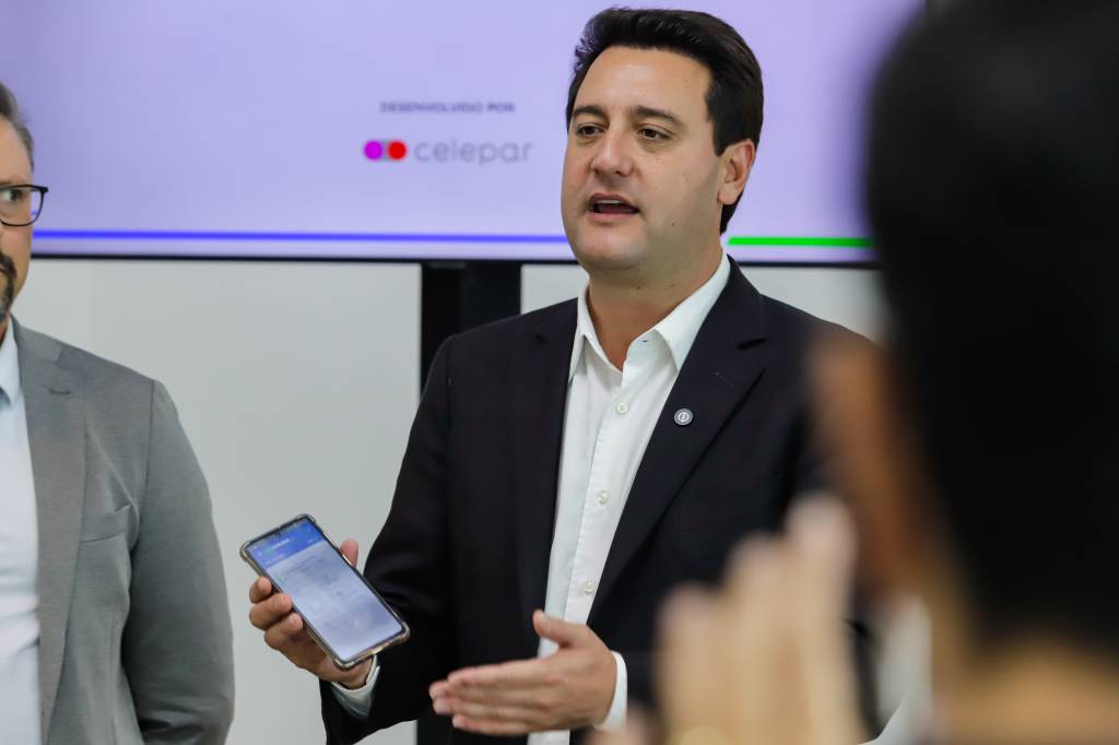 A queda nos roubos e furtos de celulares no Paraná na gestão Ratinho Jr