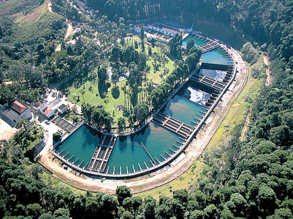 Renner, Petrobras e Sabesp na carteira recomendada de ações de agosto; confira