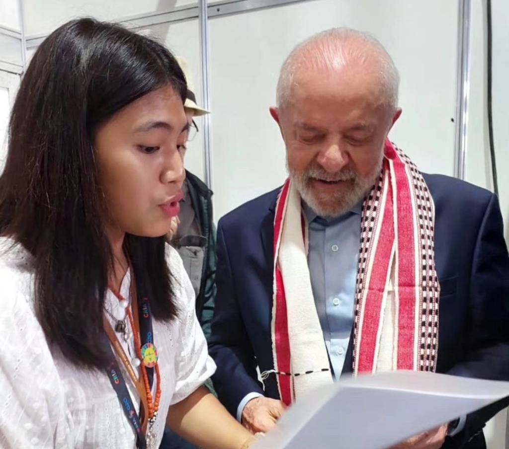 Jovem ativista que participou do G20 é furtada no Rio e cobra Lula