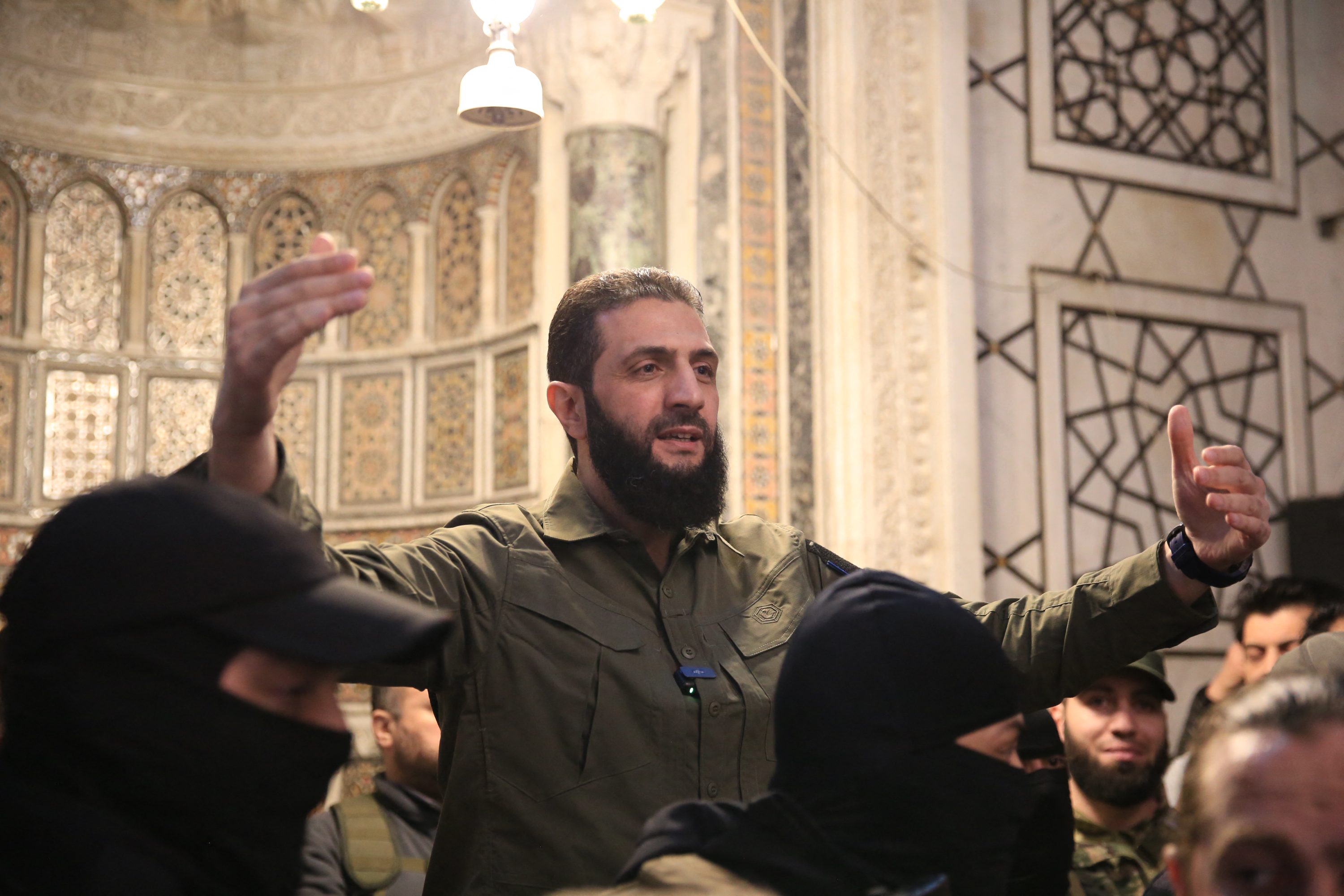 Forças da Síria conduziram ‘massacre’ contra alauitas após queda de Assad, revela investigação