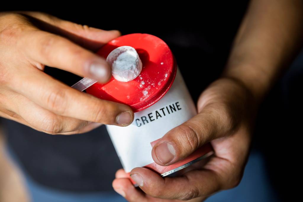 Preciso de creatina? Saiba como e quando tomar