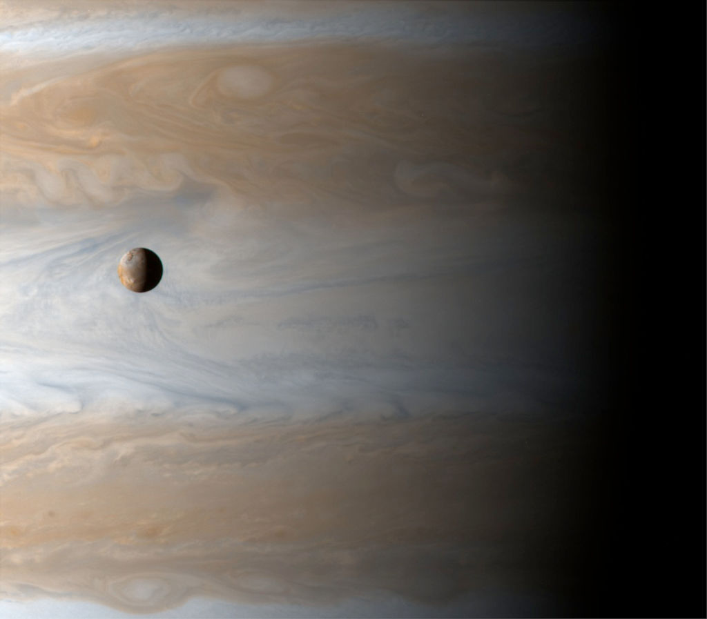 Io, lua vulcânica de Júpiter, não tem um oceano de magma como se pensava