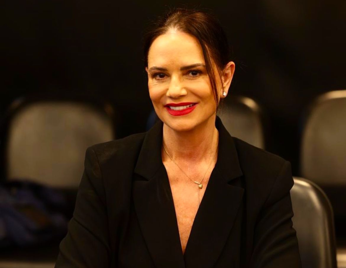 Luiza Brunet fala sobre convite para ingressar na política