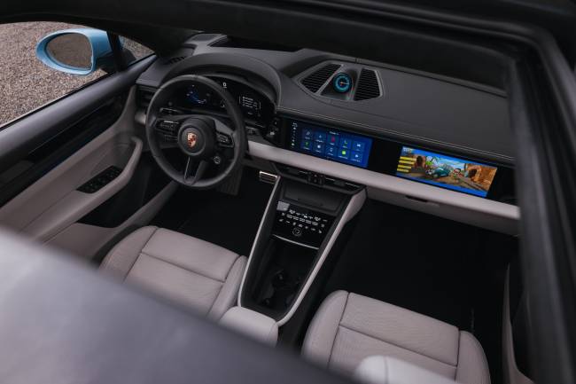 Cabine do Macan pode ser customizada e há entre os opcionais um head-up display com realidade aumentada