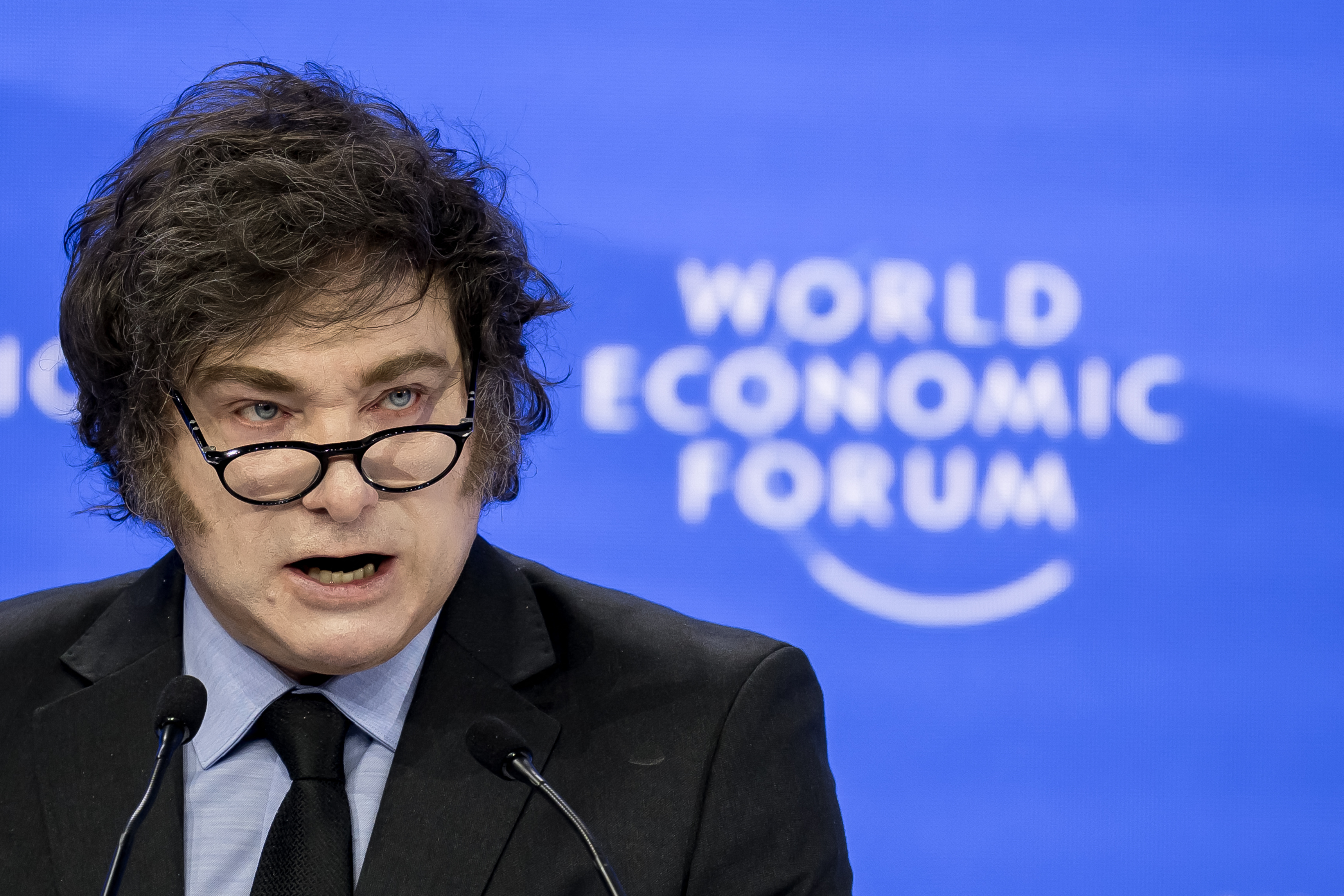 Em Davos, Milei defende Musk após gesto semelhante a saudação nazista