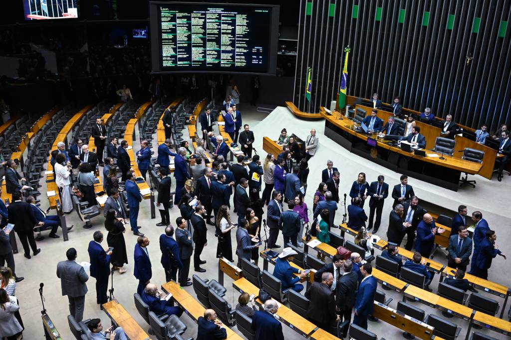 2667654_fotoarena.jpg VERBAS - Plenário: parlamentares enviaram 150 bilhões de reais às bases