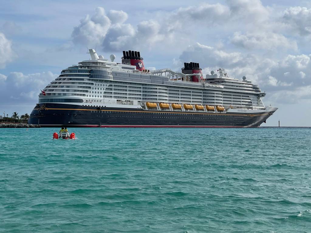 Conheça dez curiosidades do Treasure, o novo navio da Disney