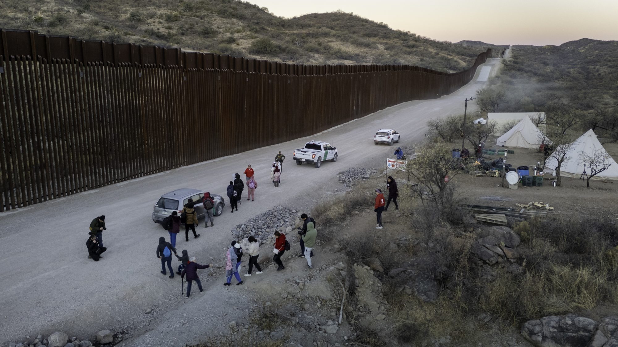 Governo Trump planeja deportar imigrantes para Líbia e Ruanda