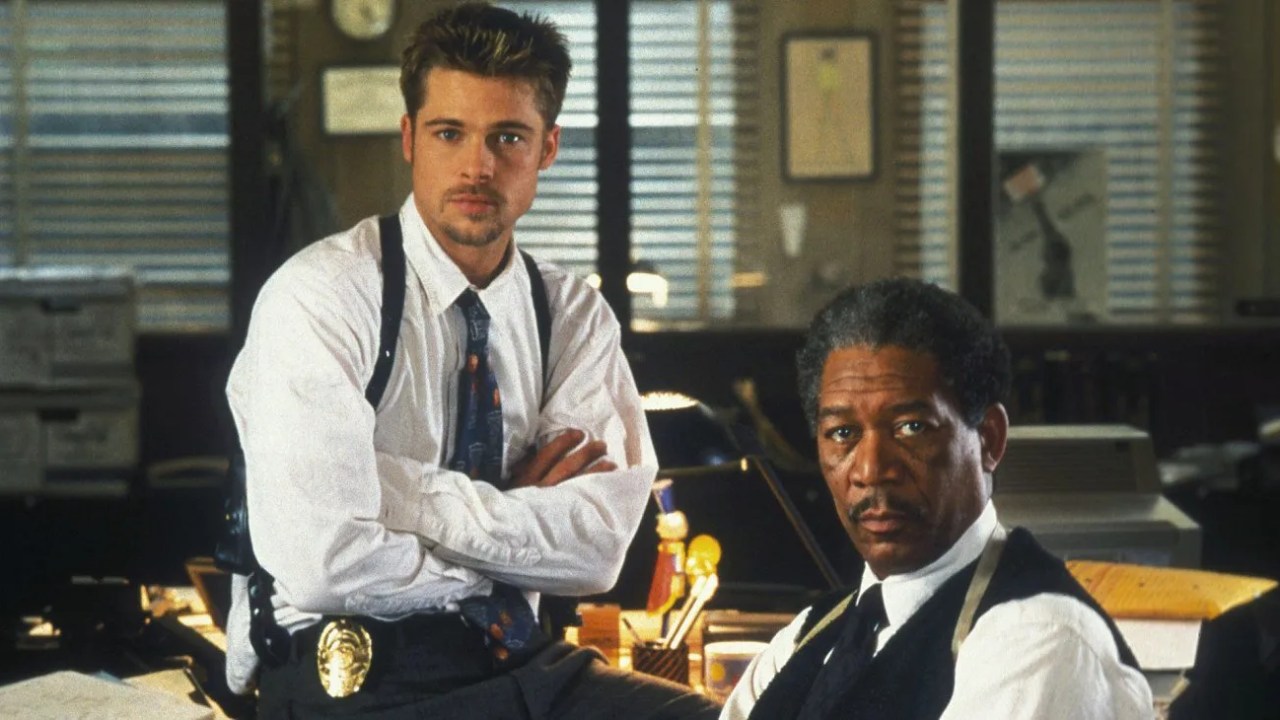 Brad Pitt e Morgan Freeman no filme 'Seven' -