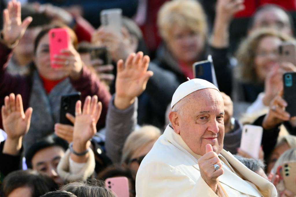 Papa tem noite tranquila e diz que sente ‘no coração a bênção que se esconde na fragilidade’