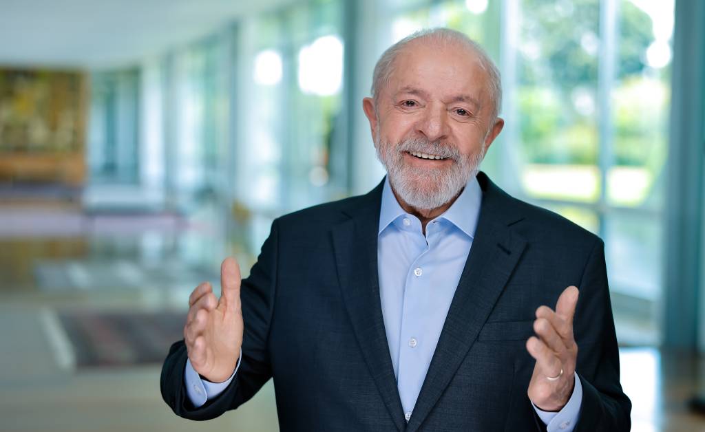 Deputado pede que PGR investigue ‘campanha eleitoral antecipada’ de Lula