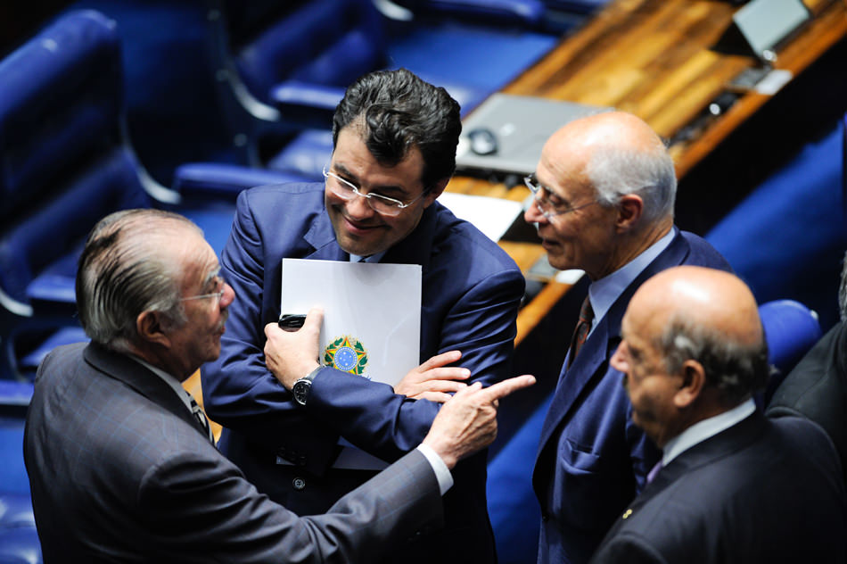 Sarney, Suplicy… Ex-senadores voltam a comissão para analisar cena global