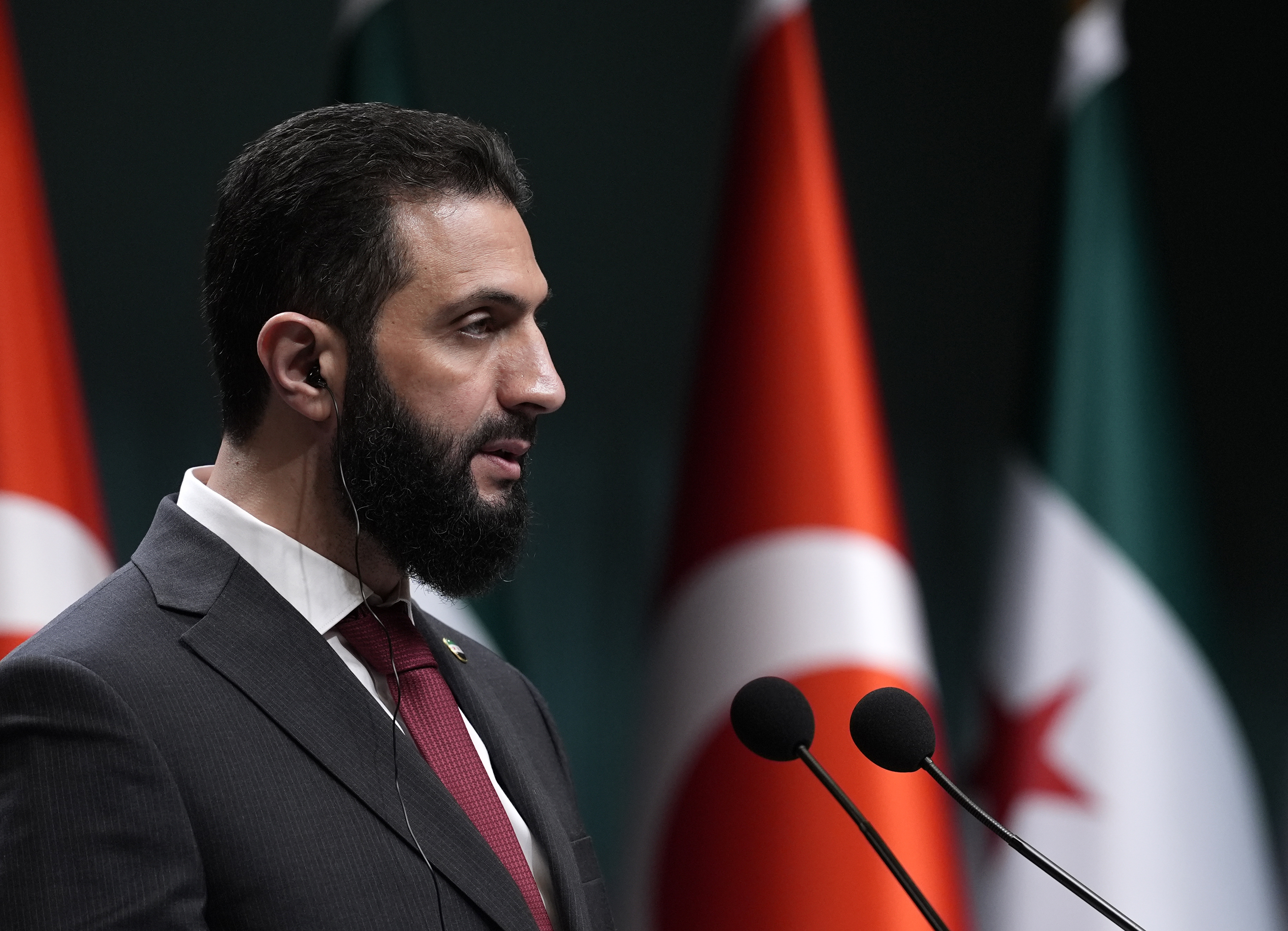 Síria terá novo governo a partir de 1º de março, diz ministro das Relações Exteriores