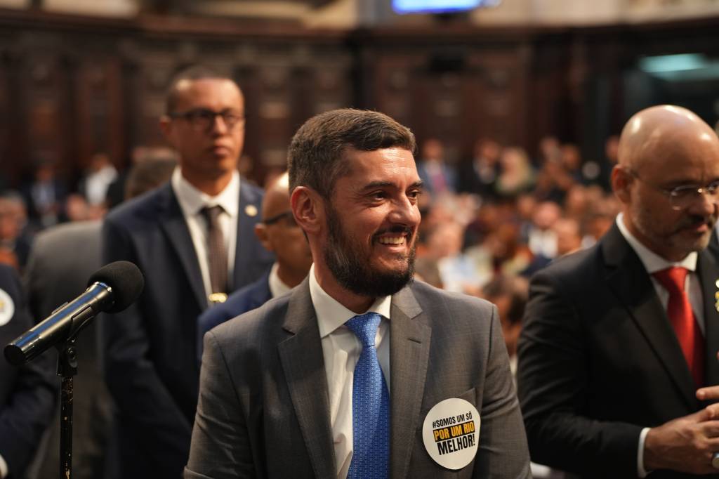 Bacellar é reeleito presidente da Alerj por unanimidade em meio a clima de campanha para 2026