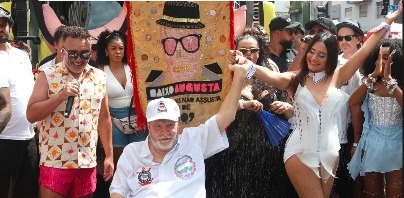 Marcelo Rubens Paiva é agredido em bloco que homenageou ‘Ainda Estou Aqui’