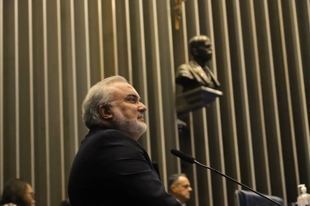 Prates abre o jogo sobre demissão na Petrobras: ‘Foram meses de surra’