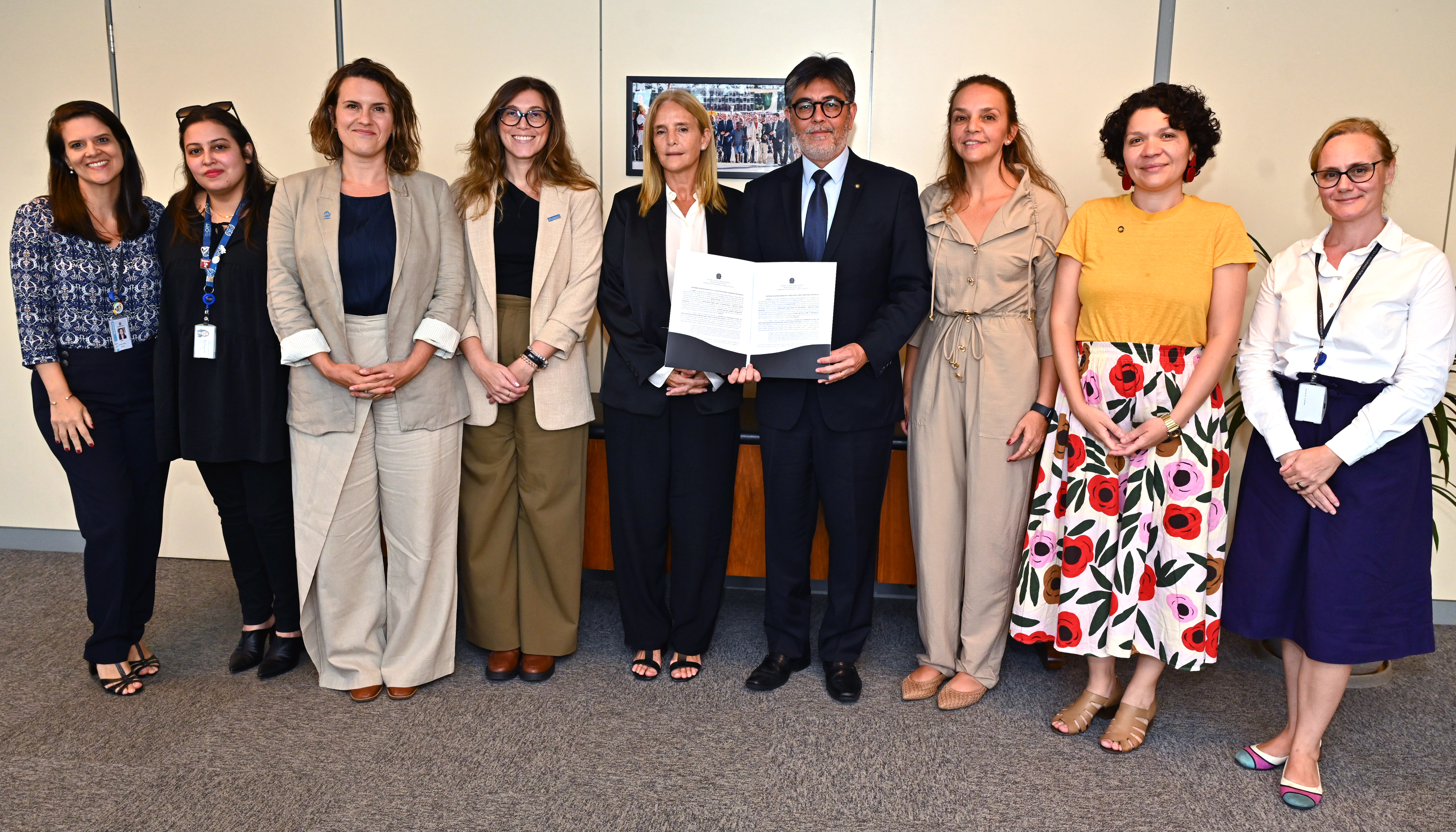 ONG firma acordo com Ministério da Justiça para acolher refugiados afegãos