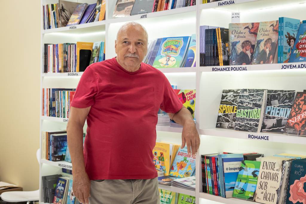 ‘Época boa’, diz escritor de ‘Gastura’ sobre a ditadura militar