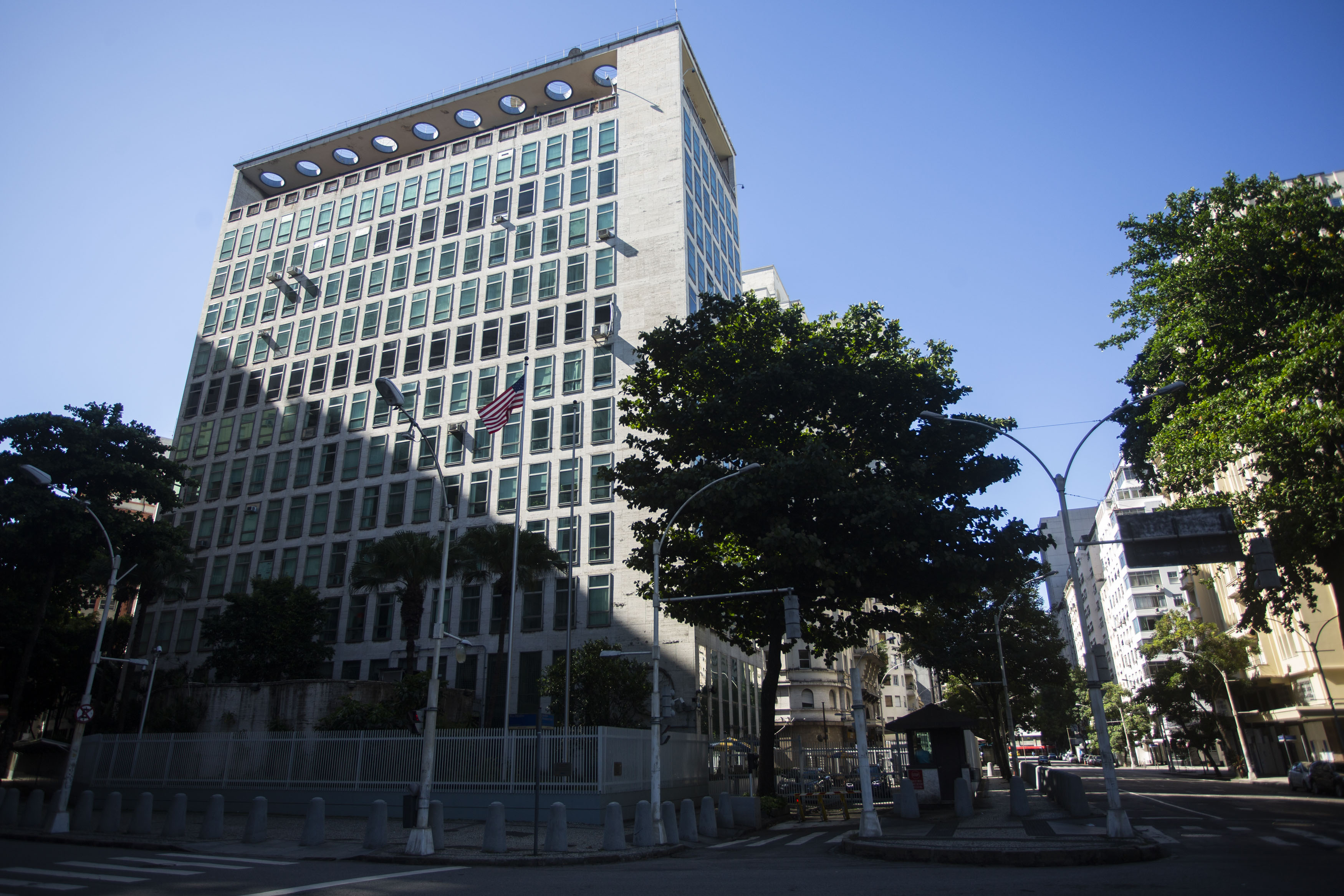EUA planejam fechar consulados no exterior, incluindo no Brasil