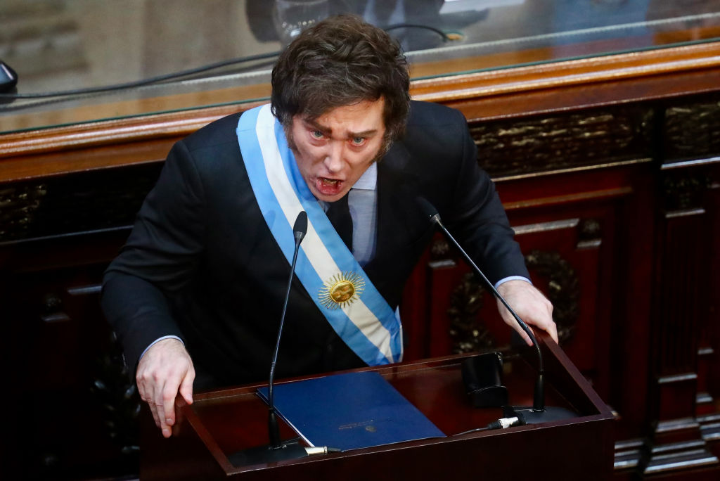 Por que Milei derrubou sigilo de documentos militares da ditatura na Argentina?