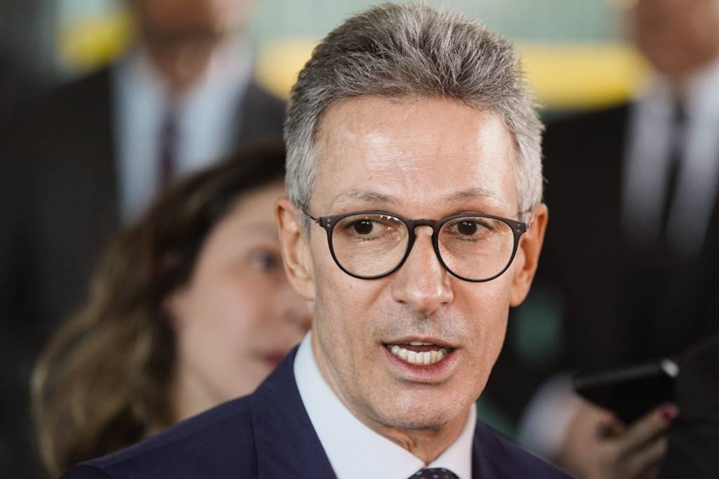 Filho de Renato Russo notifica Novo por uso indevido de ‘Que País É Este’