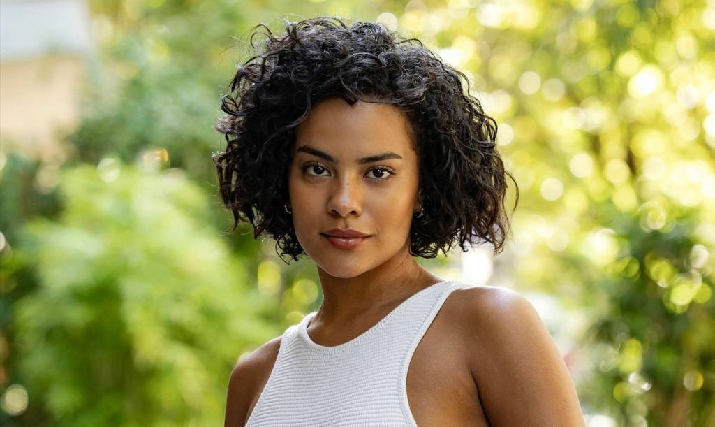 Bella Campos tropeça em comentário lunático de seu papel em ‘Vale Tudo’