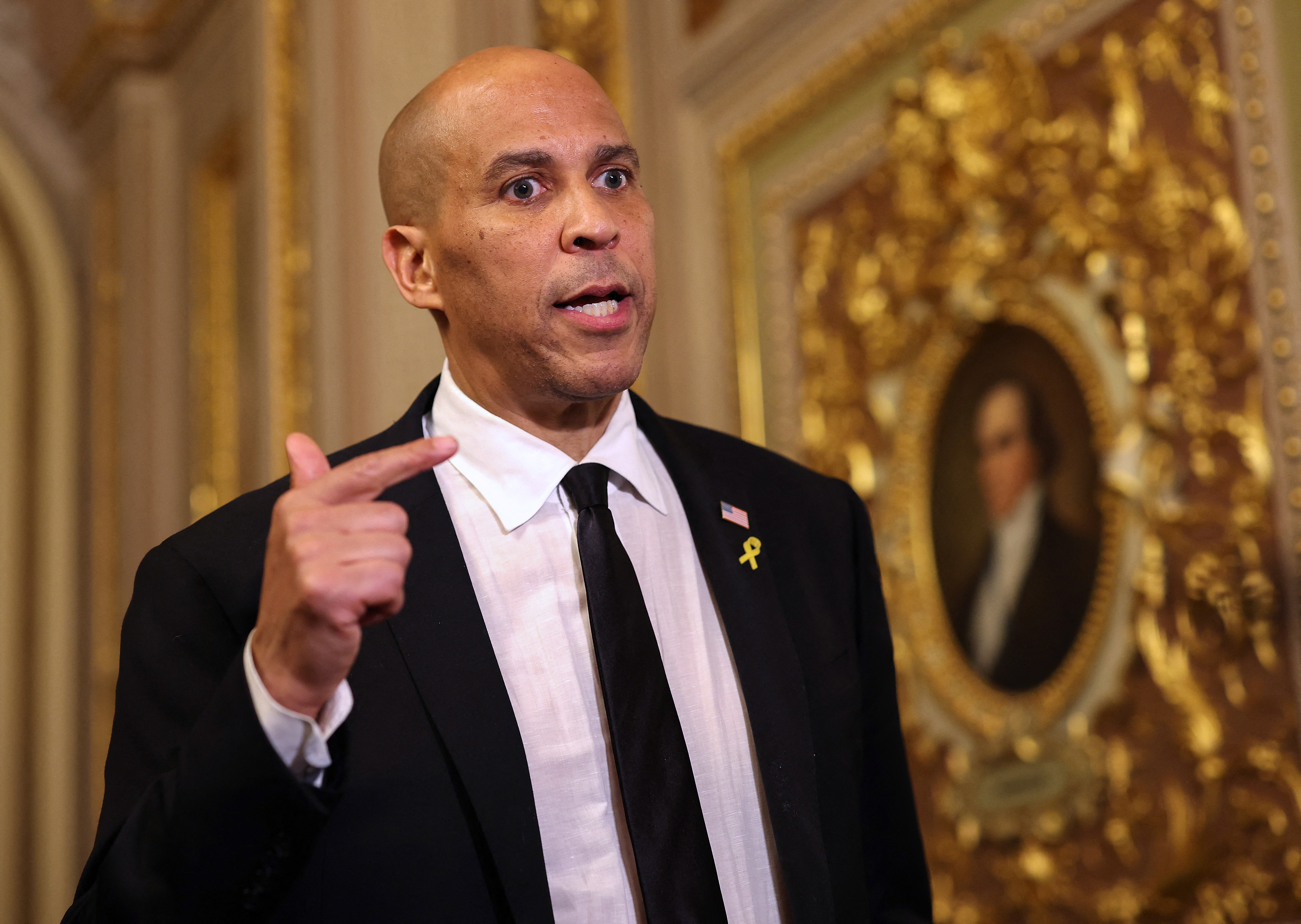 Quem é o senador democrata que discursou por mais de 25 horas contra Trump nos EUA