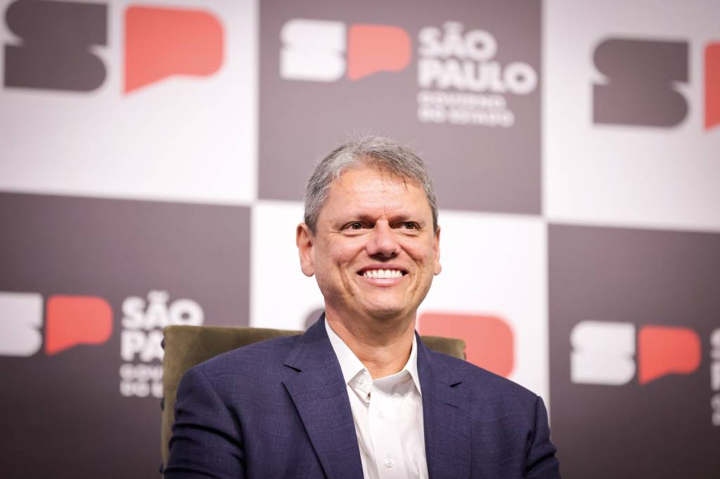 Tarcísio lidera disputa pelo governo de SP e poderia levar no 1º turno