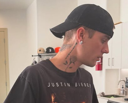 Justin Bieber recorre à bíblia após polêmicas: ‘Sou utilizado por Deus’