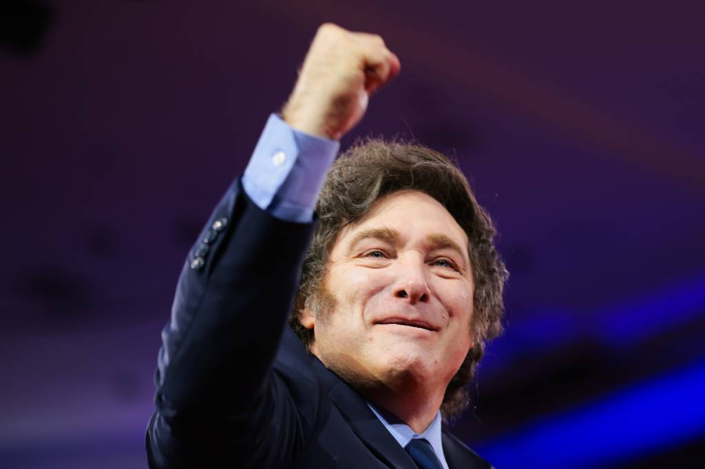 Entenda a mudança no câmbio da Argentina – e as reações mistas da medida de Milei