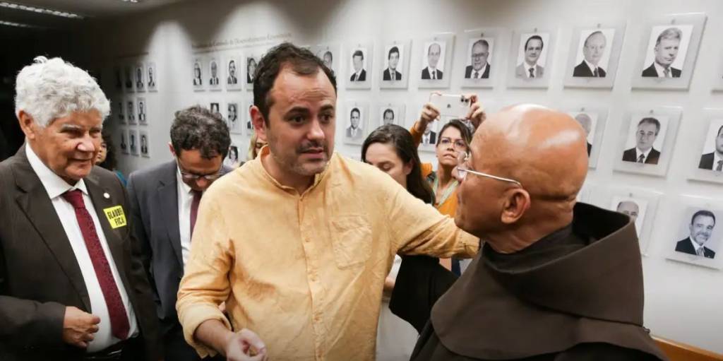 PSOL organiza roda de samba ‘em defesa do mandato’ de Glauber Braga