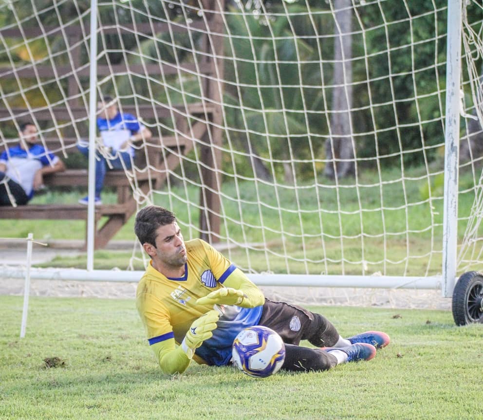 Globo terá de pagar por reprisar ‘frango’ de goleiro que está sem clube