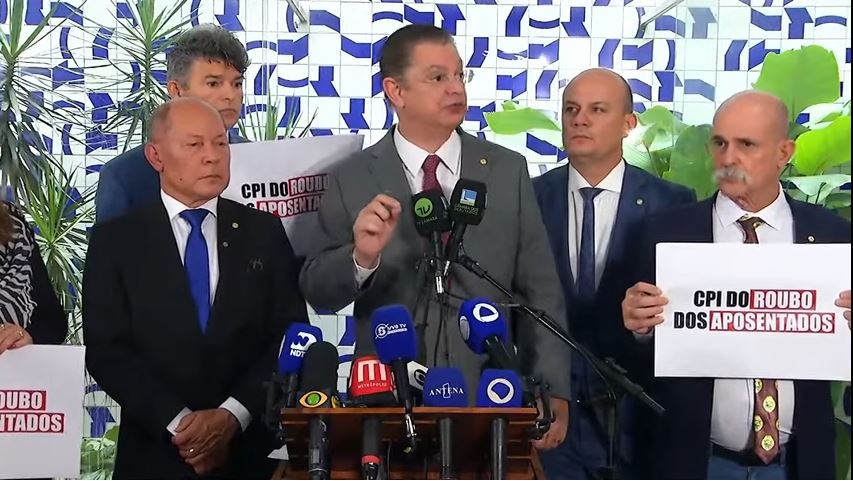 Aliados de Lula deram quase metade das assinaturas para CPI do INSS