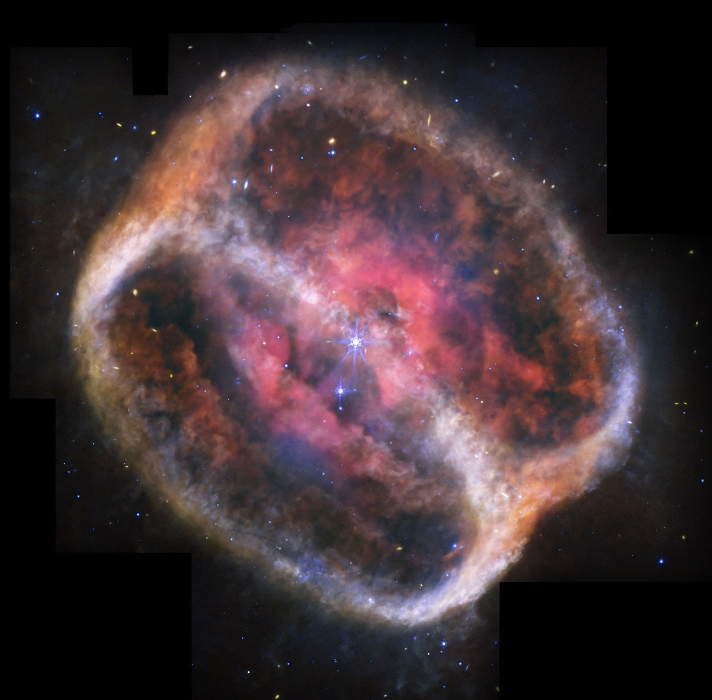 Morte de estrela forma ‘ampulheta espacial’; veja fotos capturadas pelo James Webb