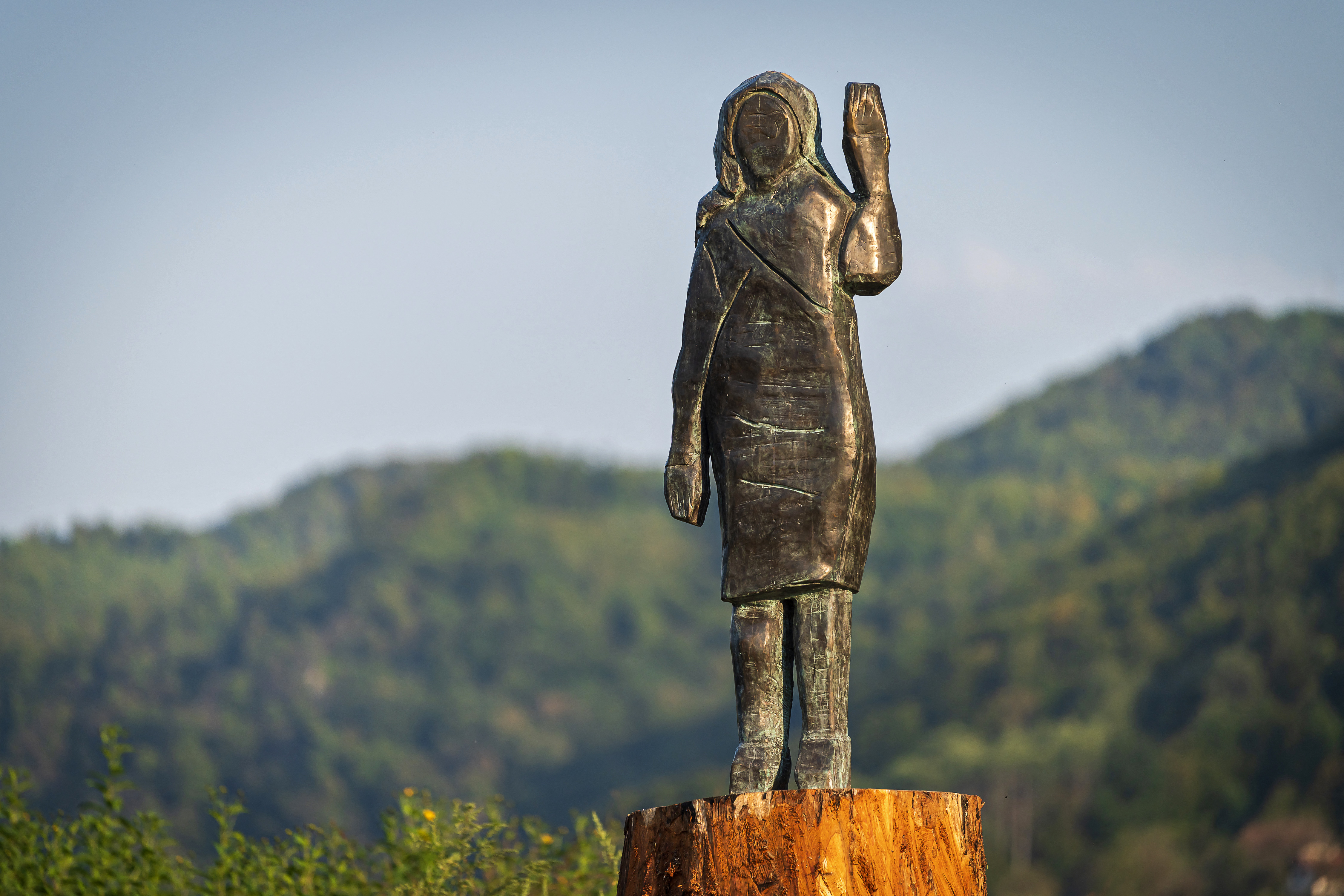Estátua de bronze em tamanho real de Melania Trump desaparece na Eslovênia