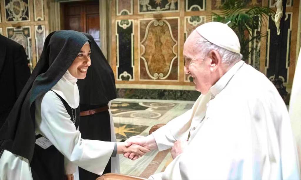 Aline Pereira Ghammachi: Quem é a freira brasileira alvo de denúncia em mosteiro na Itália