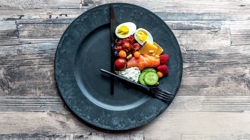 Melhor que dieta? Estudo aponta o real potencial do jejum intermitente