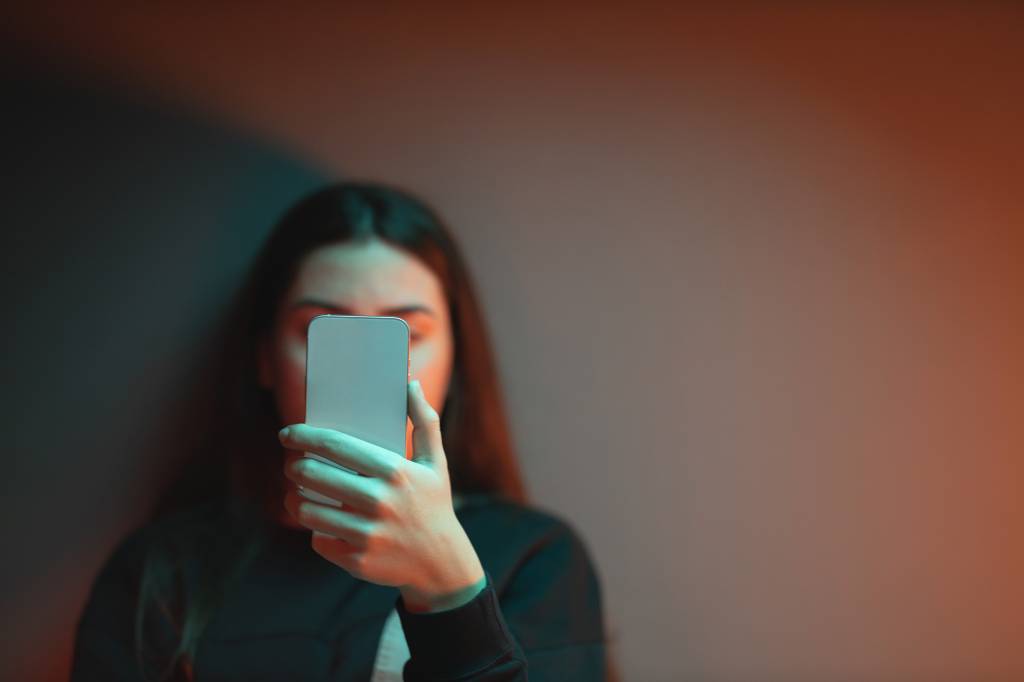 Qual a relação entre as redes sociais e a saúde mental dos adolescentes?