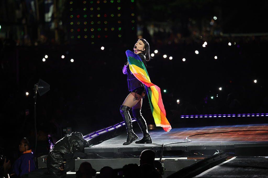Plano de ataque a bomba em show da Lady Gaga visava matar crianças e LGBTs