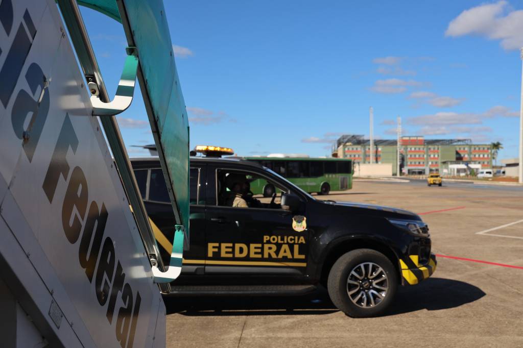 Traficante Tuta, líder do PCC e preso na Bolívia, é levado para Penitenciária Federal de Brasília