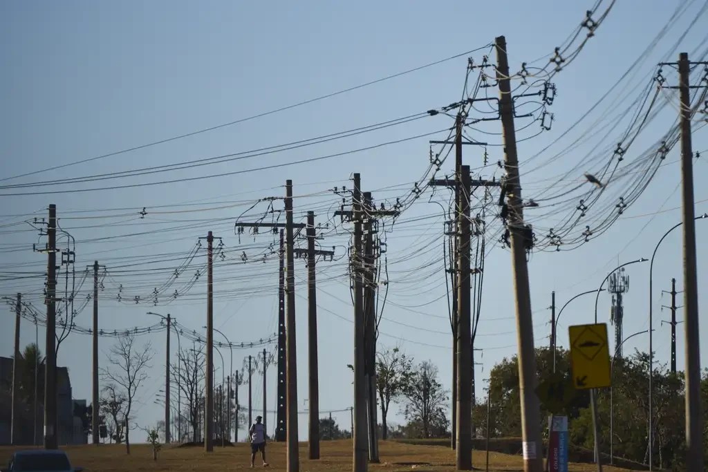 Bandeira vermelha: conta de luz ficará mais cara em junho