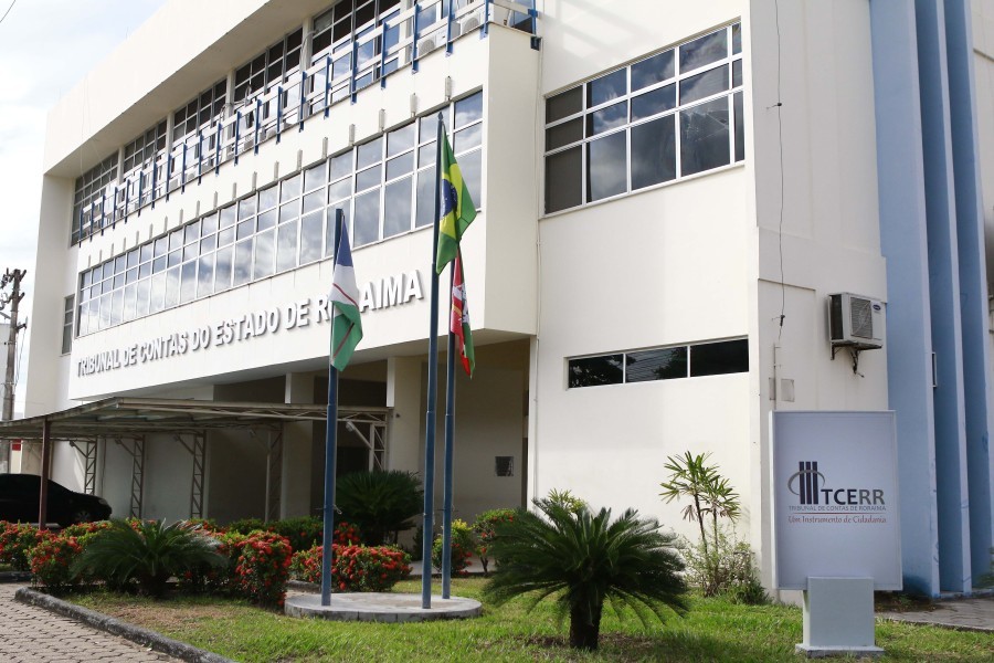 Indicação de esposa de ex-chefe da Casa Civil ao TCE-RR levanta questionamentos sobre nepotismo