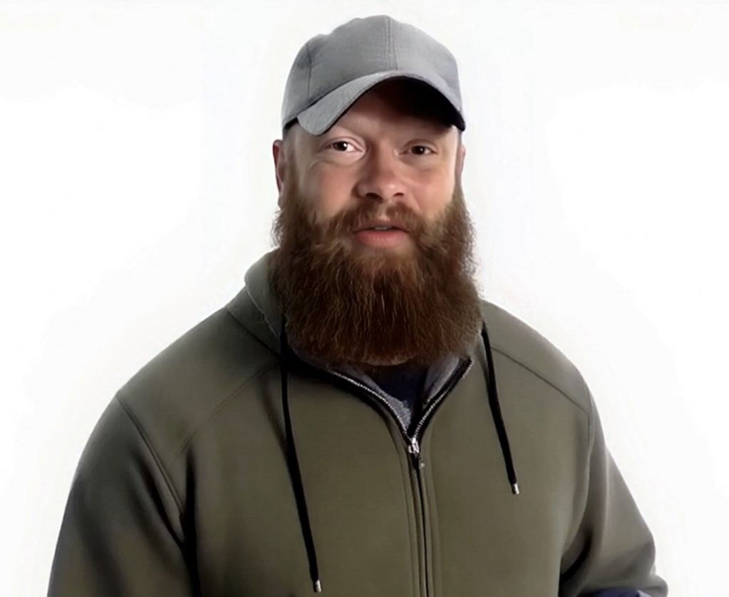 Vítima de assassinato discursa quatro anos após sua morte em vídeo feito por IA; assista