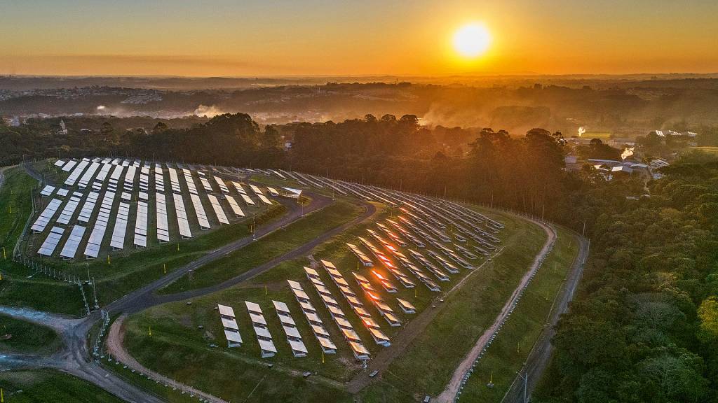 Do lixo à luz: Curitiba transforma um antigo aterro sanitário em usina solar
