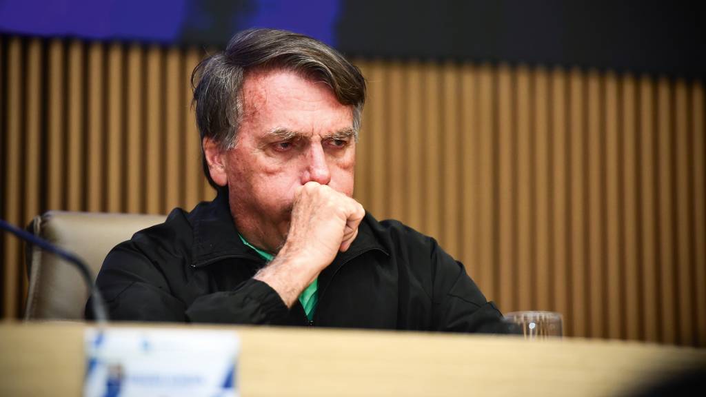 Crescem as discussões sobre o tipo de pena a ser aplicado a Bolsonaro, se condenado