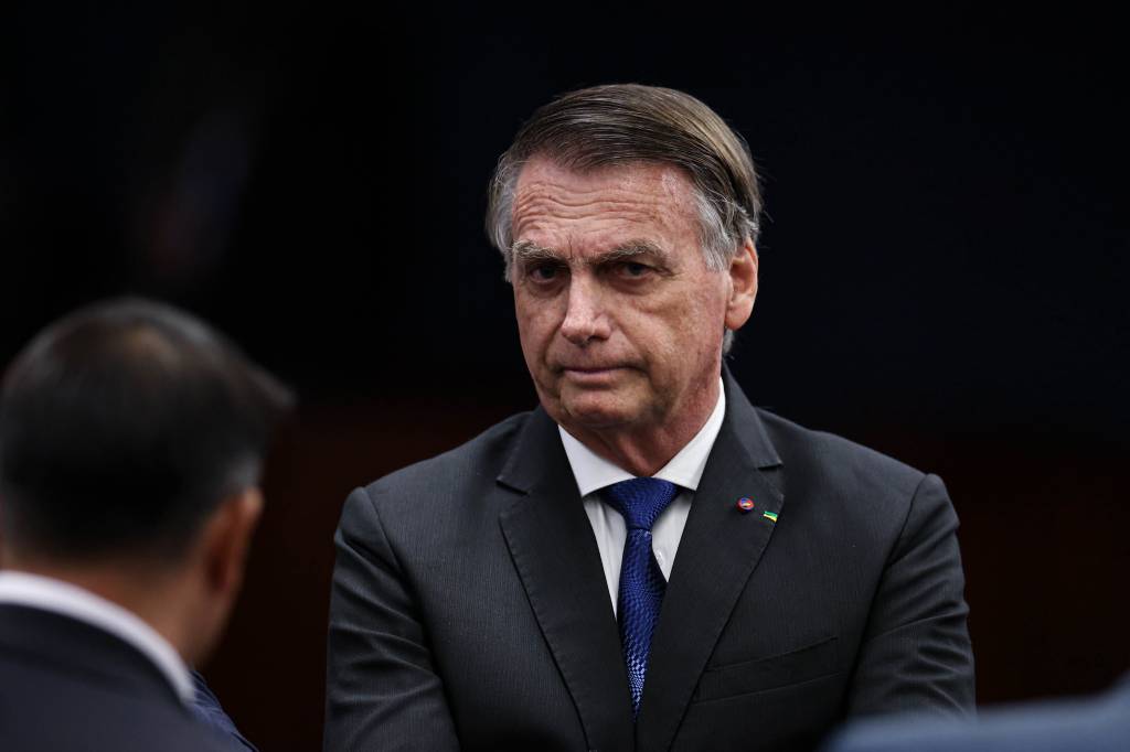 Defesa de Bolsonaro diz que pedido de asilo à Argentina foi uma ‘sugestão’