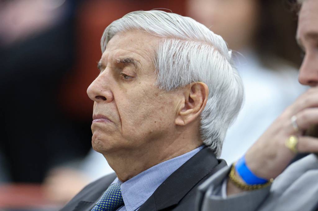 Defesa pede absolvição de Augusto Heleno e insinua suspeição de Moraes