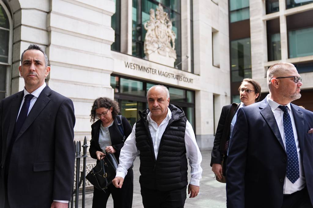 Homem é condenado por queimar Alcorão em frente a consulado da Turquia em Londres