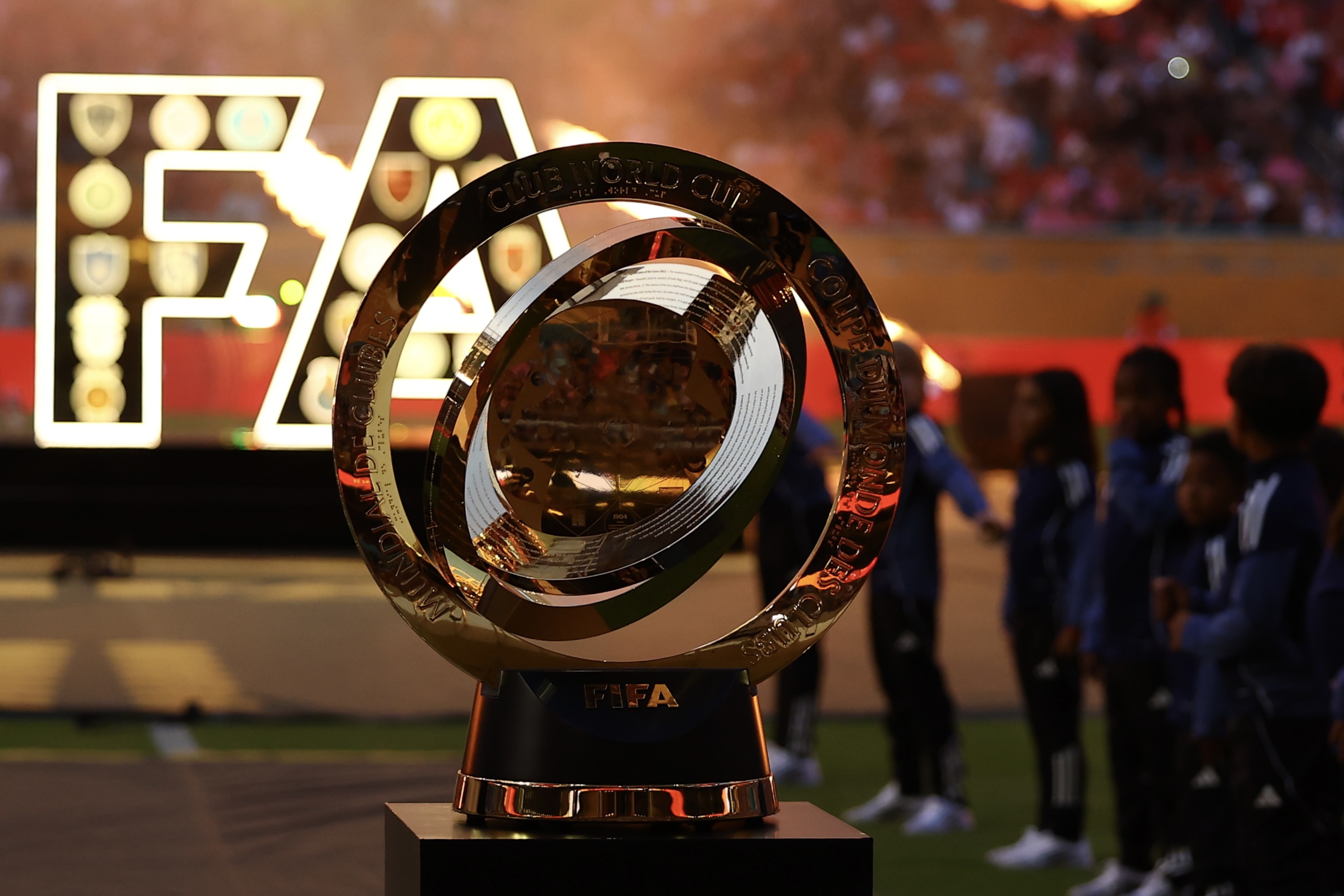 Quem são os únicos técnicos que participaram das três versões do Mundial de Clubes